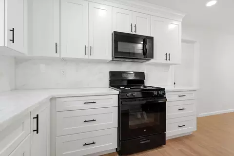 Kitchen - 109 Whittier Ct, Exeter, CA 93221 photo 4 of 5