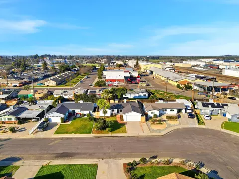 View/Area - 109 Whittier Ct, Exeter, CA 93221 photo 6 of 10