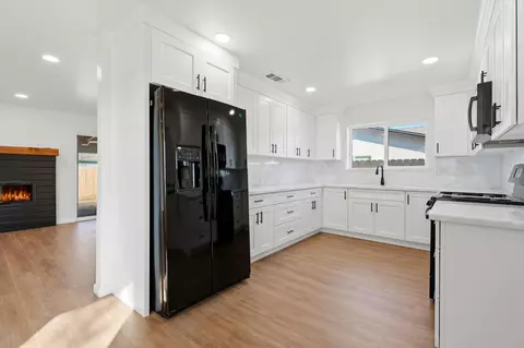 Kitchen - 109 Whittier Ct, Exeter, CA 93221 photo 1 of 5