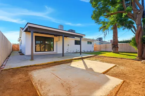 Exterior - 109 Whittier Ct, Exeter, CA 93221 photo 9 of 12