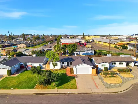 View/Area - 109 Whittier Ct, Exeter, CA 93221 photo 3 of 10