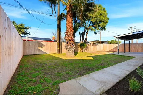 Exterior - 109 Whittier Ct, Exeter, CA 93221 photo 11 of 12