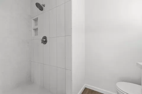 Bath - 109 Whittier Ct, Exeter, CA 93221 photo 5 of 5