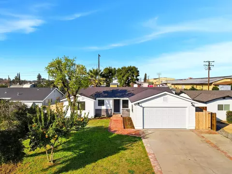 View/Area - 109 Whittier Ct, Exeter, CA 93221 photo 1 of 10