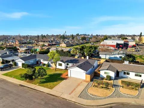 View/Area - 109 Whittier Ct, Exeter, CA 93221 photo 4 of 10