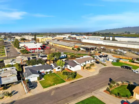 View/Area - 109 Whittier Ct, Exeter, CA 93221 photo 5 of 10