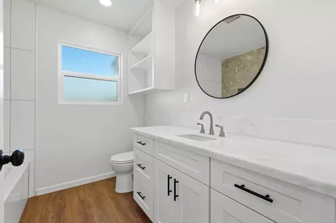Bath - 109 Whittier Ct, Exeter, CA 93221 photo 1 of 5