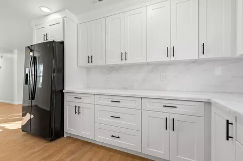 Kitchen - 109 Whittier Ct, Exeter, CA 93221 photo 3 of 5