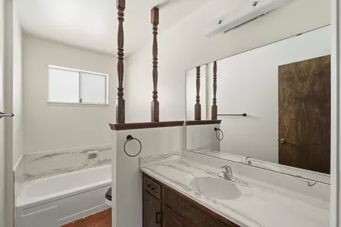 Bath - 1219 E Feemster Ave, Visalia, CA 93292 photo 1 of 4