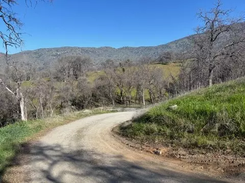 Buckhorn Trail, Three Rivers, CA 93271 photo 4