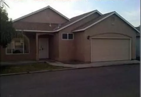 1926 Carnation Ct, Corcoran, CA 93212