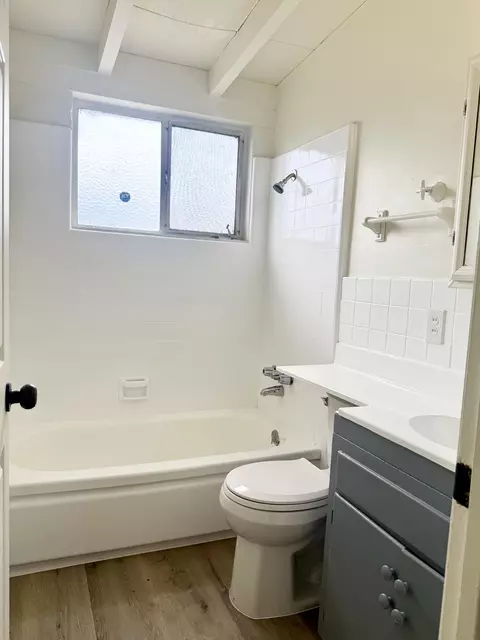 Bath - 210 Sequoia Dr, Exeter, CA 93221 photo 1 of 1