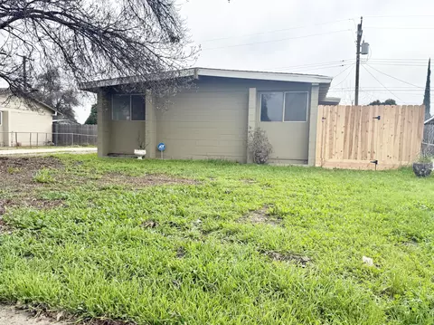 Exterior - 210 Sequoia Dr, Exeter, CA 93221 photo 4 of 4