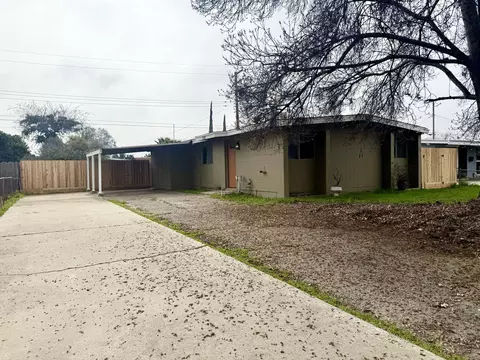 210 Sequoia Dr, Exeter, CA 93221