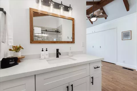 Bath - 44762 Hammond Dr, Three Rivers, CA 93271 photo 4 of 7