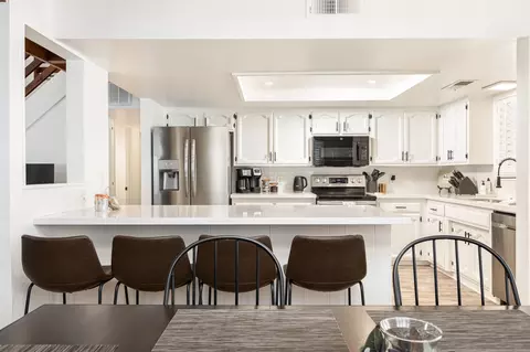 Kitchen - 44762 Hammond Dr, Three Rivers, CA 93271 photo 1 of 11