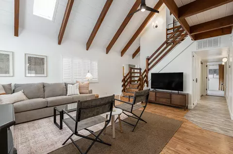Living - 44762 Hammond Dr, Three Rivers, CA 93271 photo 3 of 7