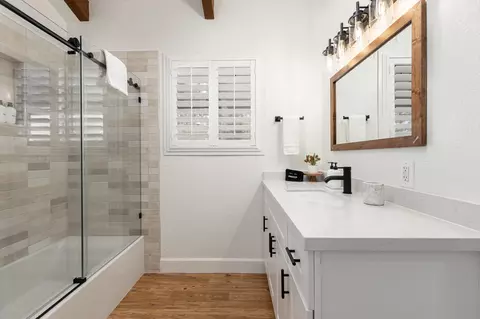Bath - 44762 Hammond Dr, Three Rivers, CA 93271 photo 3 of 7
