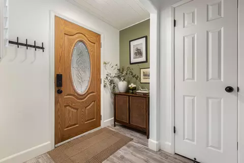 Entry Way - 44762 Hammond Dr, Three Rivers, CA 93271 photo 1 of 4