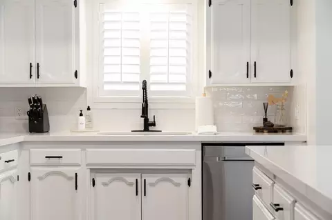 Kitchen - 44762 Hammond Dr, Three Rivers, CA 93271 photo 6 of 11