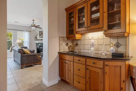 Entry Way - 729 St Thomas Ct, Exeter, CA 93221 photo 7 of 11