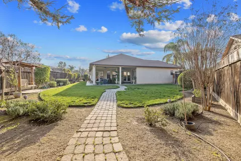 Exterior - 729 St Thomas Ct, Exeter, CA 93221 photo 11 of 19