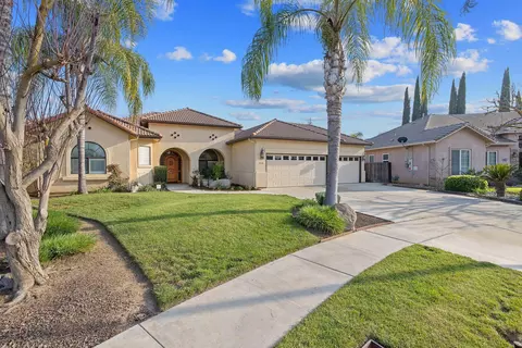 Exterior - 729 St Thomas Ct, Exeter, CA 93221 photo 2 of 19