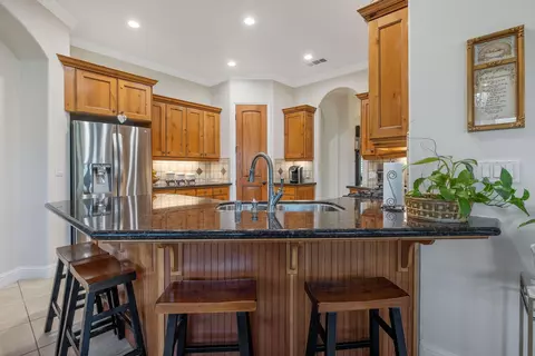 Kitchen - 729 St Thomas Ct, Exeter, CA 93221 photo 1 of 4