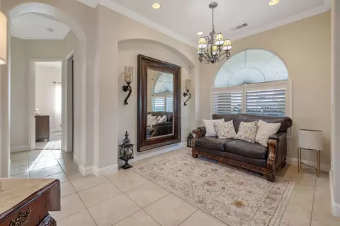 Entry Way - 729 St Thomas Ct, Exeter, CA 93221 photo 8 of 11