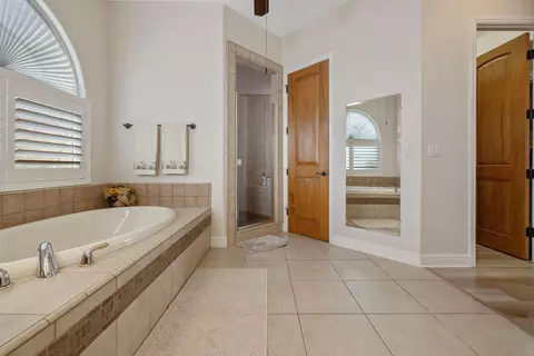 Bath - 729 St Thomas Ct, Exeter, CA 93221 photo 5 of 8