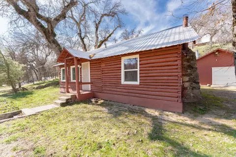 43875 Pine Flat Dr, California Hot Springs, CA 93207