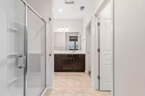 Entry Way - 3917 E Myrtle Ave, Visalia, CA 93292 photo 4 of 4