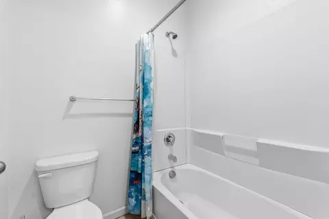 Bath - 3917 E Myrtle Ave, Visalia, CA 93292 photo 1 of 3