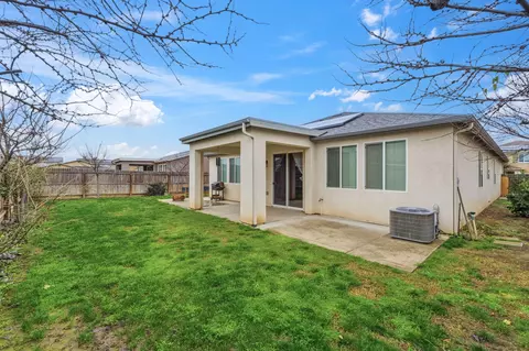 Exterior - 3917 E Myrtle Ave, Visalia, CA 93292 photo 4 of 6