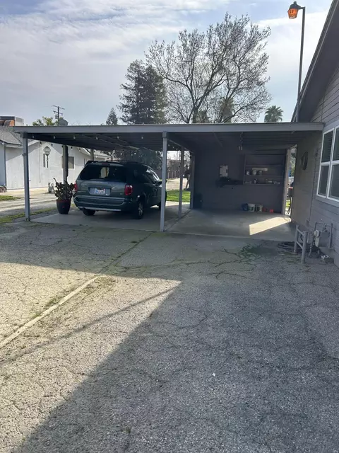Exterior - 2703 E Goshen Ave, Visalia, CA 93292 photo 5 of 8