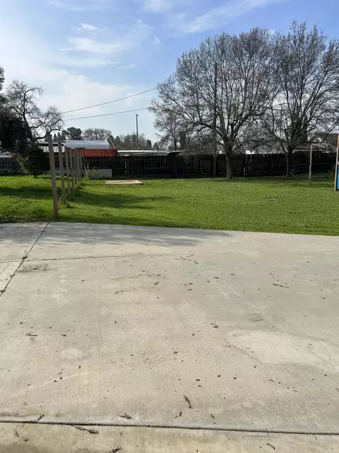Exterior - 2703 E Goshen Ave, Visalia, CA 93292 photo 8 of 8