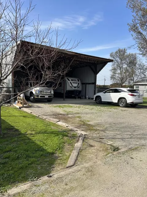 Exterior - 2703 E Goshen Ave, Visalia, CA 93292 photo 4 of 8
