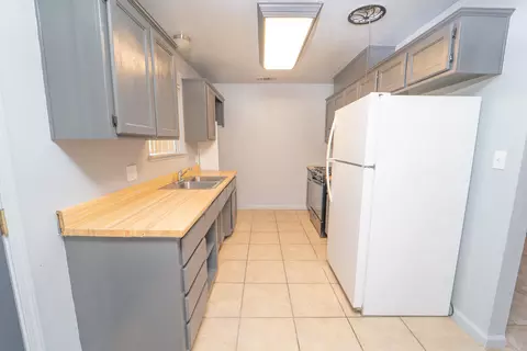 Kitchen - 710 E Cedar St, Exeter, CA 93221 photo 3 of 3