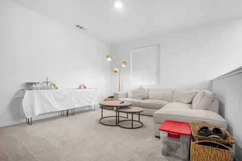 Living - 3142 E Seeger Ave, Visalia, CA 93277 photo 1 of 1