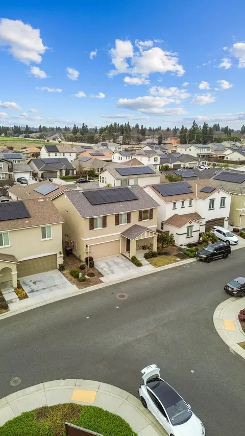 View/Area - 3142 E Seeger Ave, Visalia, CA 93277 photo 2 of 3
