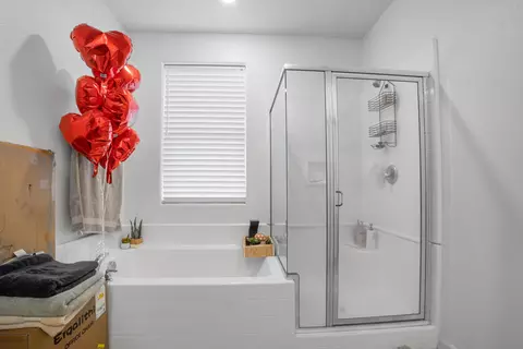 Bath - 3142 E Seeger Ave, Visalia, CA 93277 photo 1 of 2