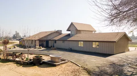 8924 Road 244, Terra Bella, CA 93270