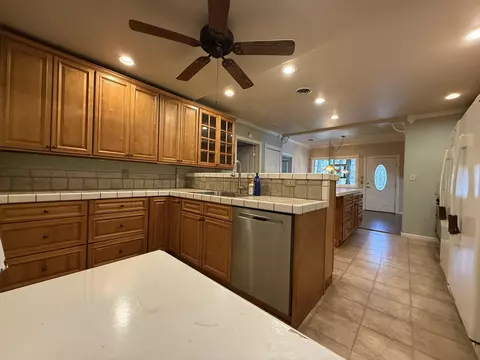 Kitchen - 42764 N Fork Dr, Three Rivers, CA 93271 photo 3 of 4