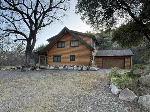 Exterior - 44931 N N Frk, Three Rivers, CA 93271 photo 4 of 5