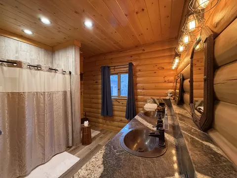 Bath - 44931 N N Frk, Three Rivers, CA 93271 photo 4 of 7