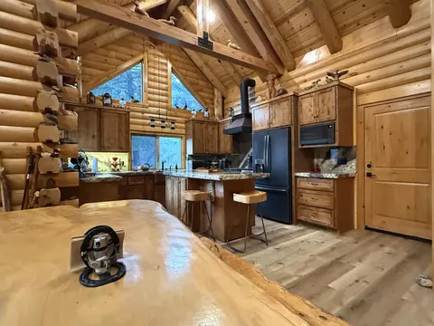 Kitchen - 44931 N N Frk, Three Rivers, CA 93271 photo 1 of 2