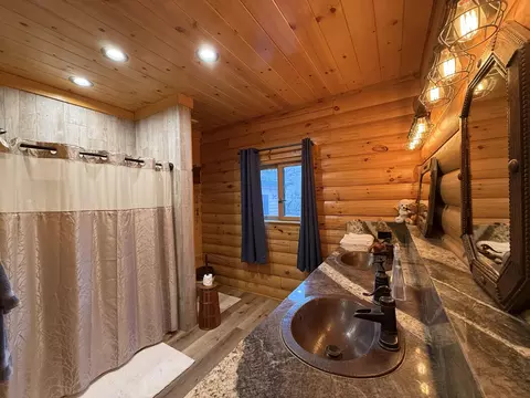 Bath - 44931 N N Frk, Three Rivers, CA 93271 photo 3 of 7
