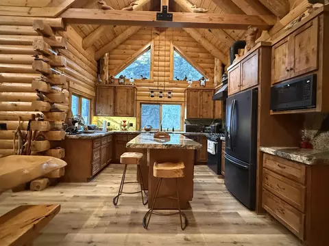 Kitchen - 44931 N N Frk, Three Rivers, CA 93271 photo 2 of 2