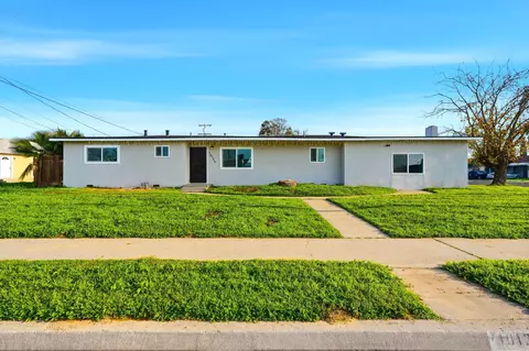 10125 El Toro Way, Hanford, CA 93230