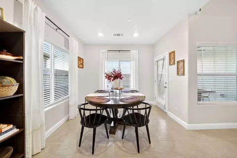 Dining - 1727 Softwind Dr, Tulare, CA 93274 photo 2 of 2